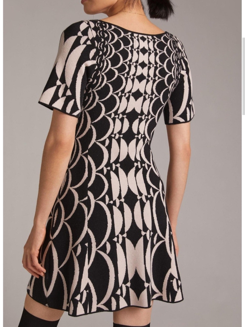 Anthropologie Black and Cream Geometric V-Neck Knit Dress -S - Picture 2 of 8
